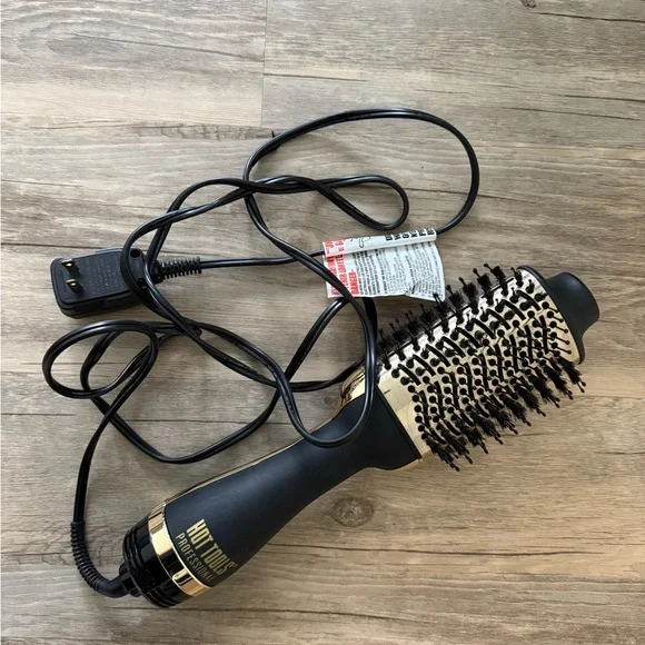 Hot Tools One step Hair dryer with brush - Picture 2 of 4